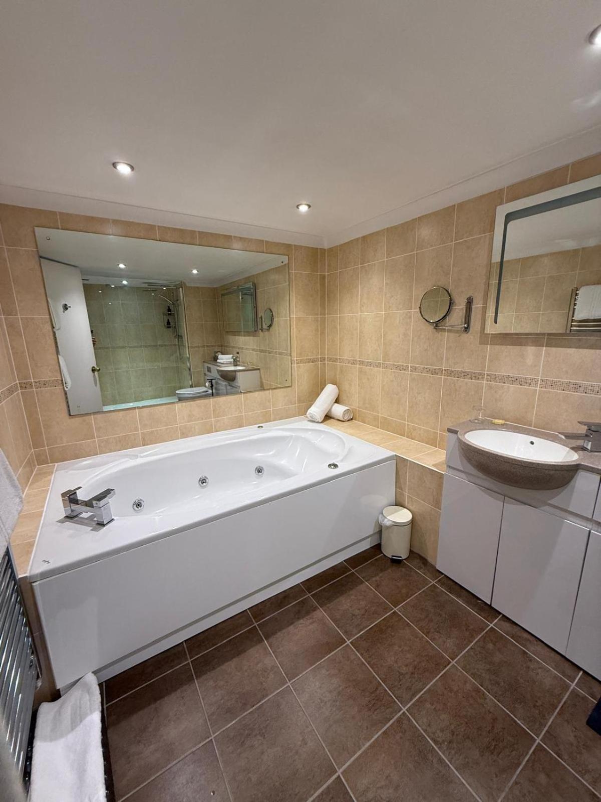 Hotel The Tollgate 3*